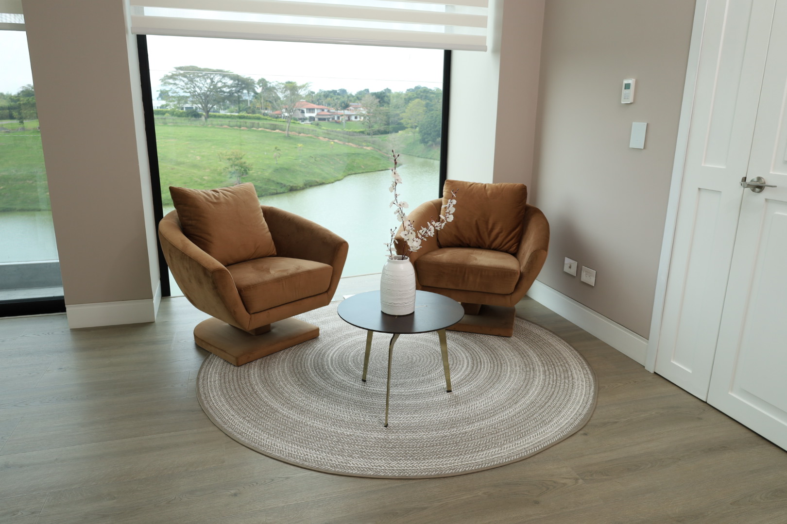Sillones cafes en oficina malabar lakes